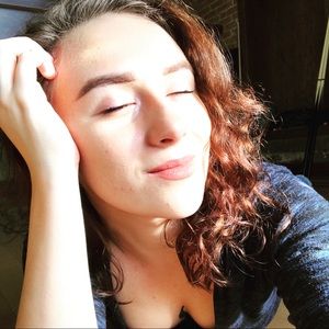 Meet your Posher, Elizabeth